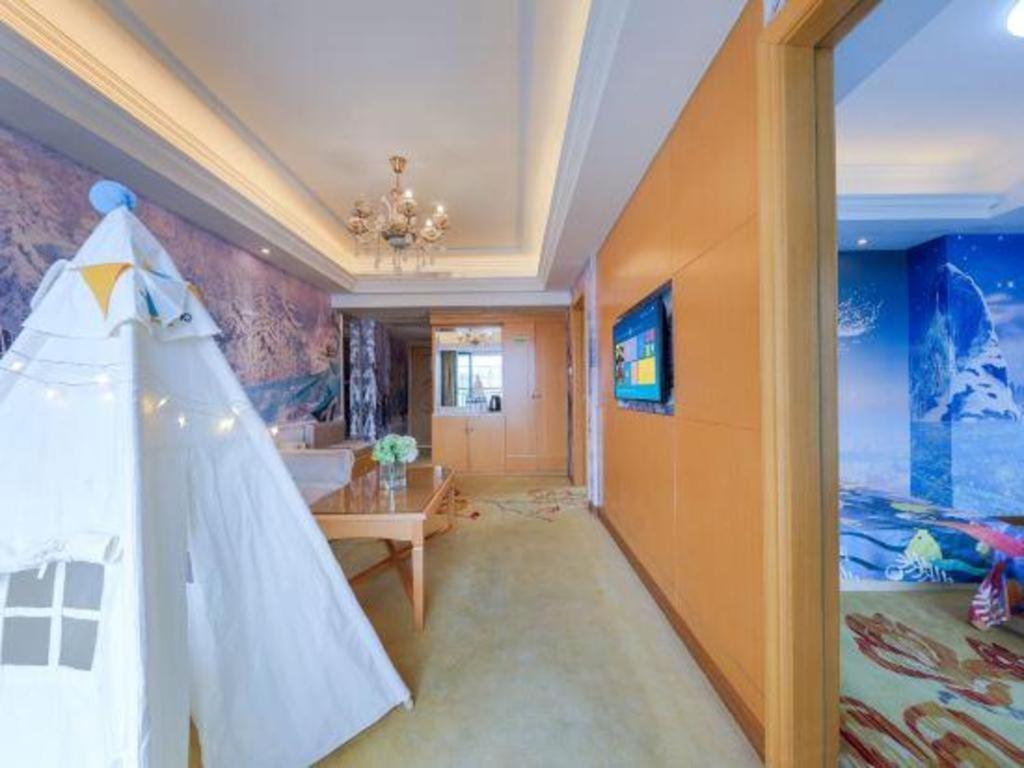 Vienna Classic Hotel Qingyuan Taihe Ancient Cave Scenic Area Экстерьер фото