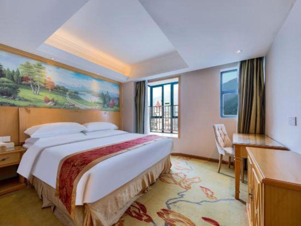 Vienna Classic Hotel Qingyuan Taihe Ancient Cave Scenic Area Экстерьер фото