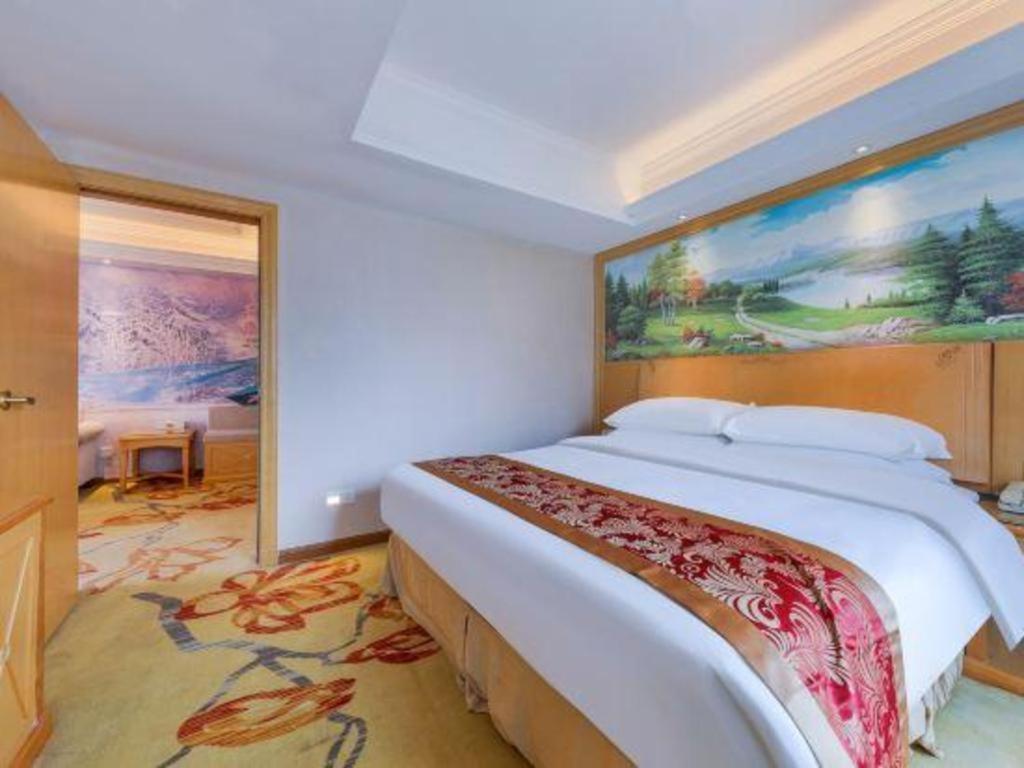 Vienna Classic Hotel Qingyuan Taihe Ancient Cave Scenic Area Экстерьер фото