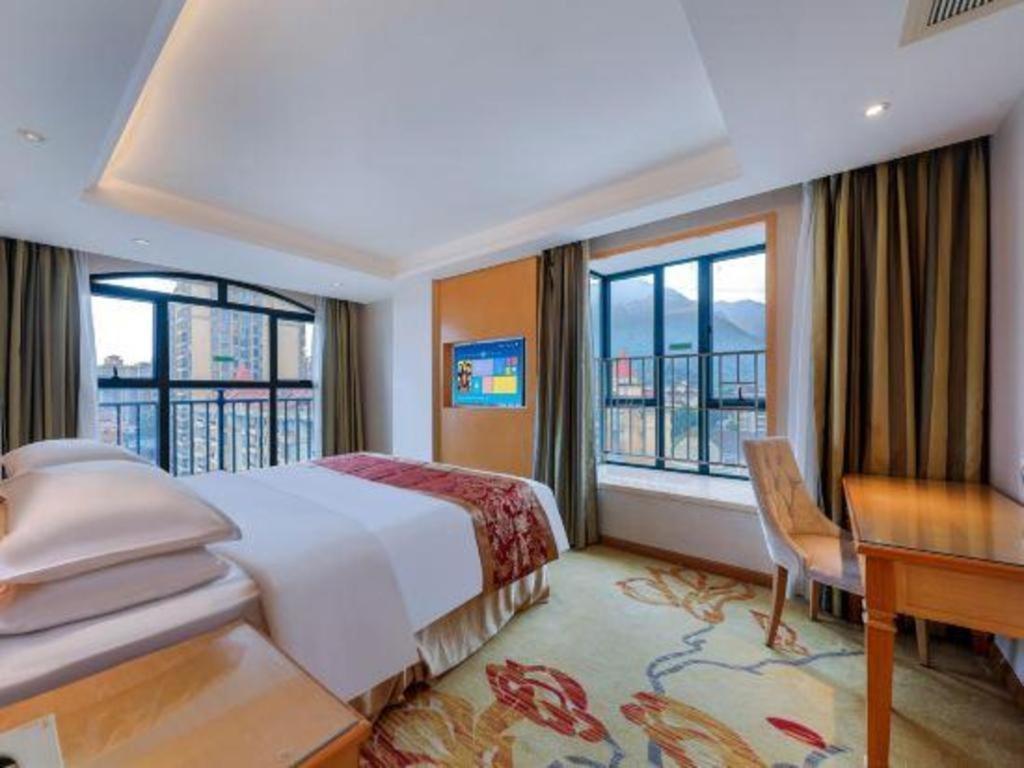 Vienna Classic Hotel Qingyuan Taihe Ancient Cave Scenic Area Экстерьер фото