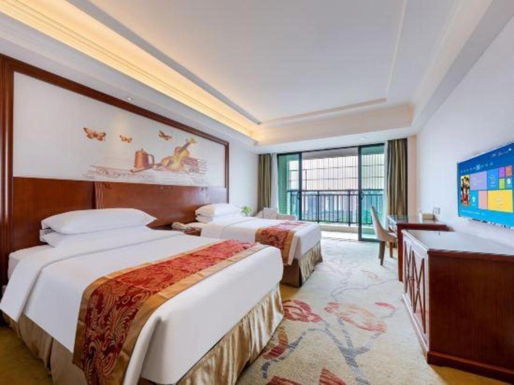 Vienna Classic Hotel Qingyuan Taihe Ancient Cave Scenic Area Экстерьер фото