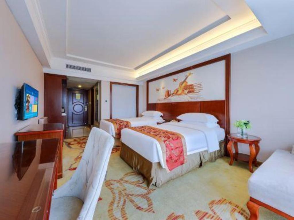 Vienna Classic Hotel Qingyuan Taihe Ancient Cave Scenic Area Экстерьер фото