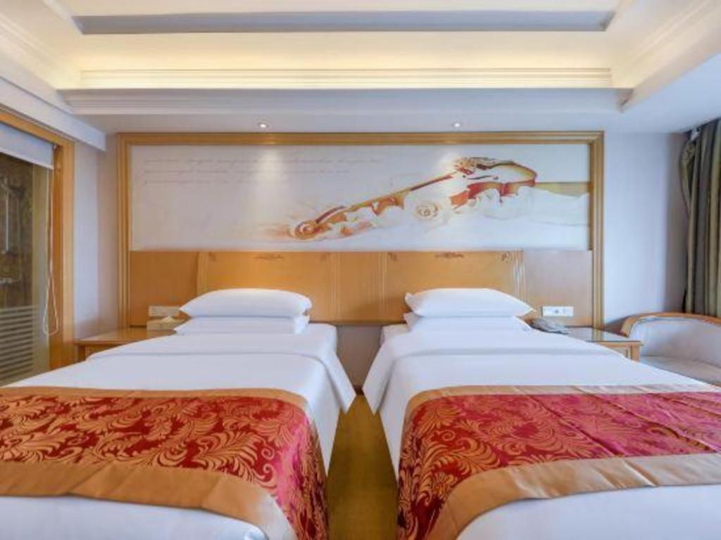 Vienna Classic Hotel Qingyuan Taihe Ancient Cave Scenic Area Экстерьер фото