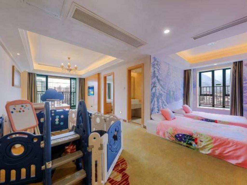 Vienna Classic Hotel Qingyuan Taihe Ancient Cave Scenic Area Экстерьер фото