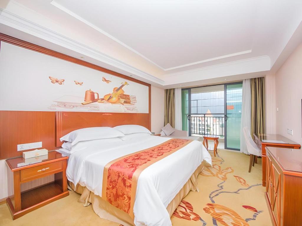 Vienna Classic Hotel Qingyuan Taihe Ancient Cave Scenic Area Экстерьер фото