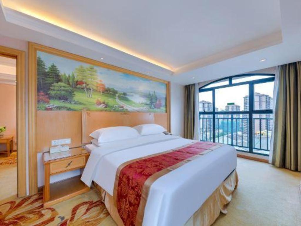 Vienna Classic Hotel Qingyuan Taihe Ancient Cave Scenic Area Экстерьер фото