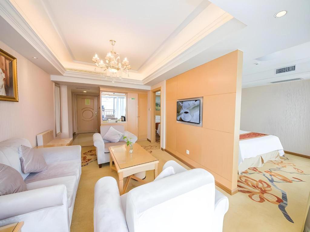 Vienna Classic Hotel Qingyuan Taihe Ancient Cave Scenic Area Экстерьер фото