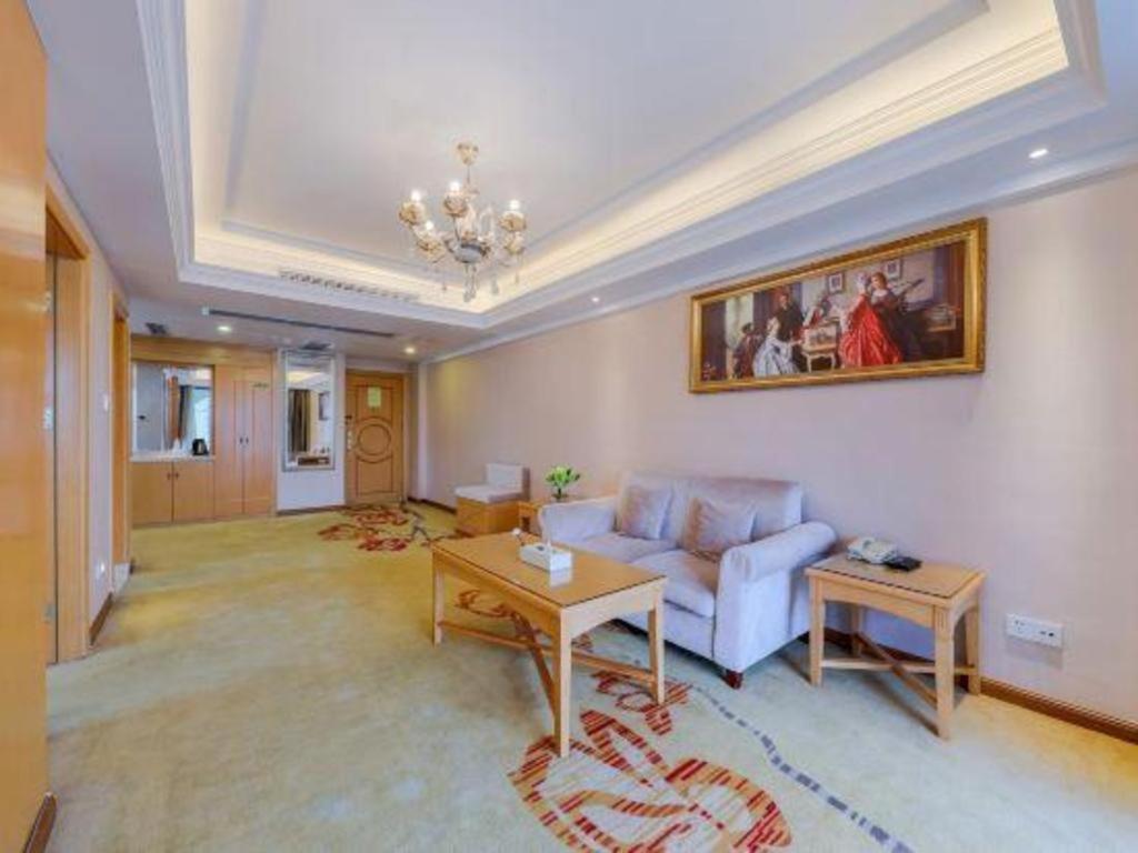 Vienna Classic Hotel Qingyuan Taihe Ancient Cave Scenic Area Экстерьер фото